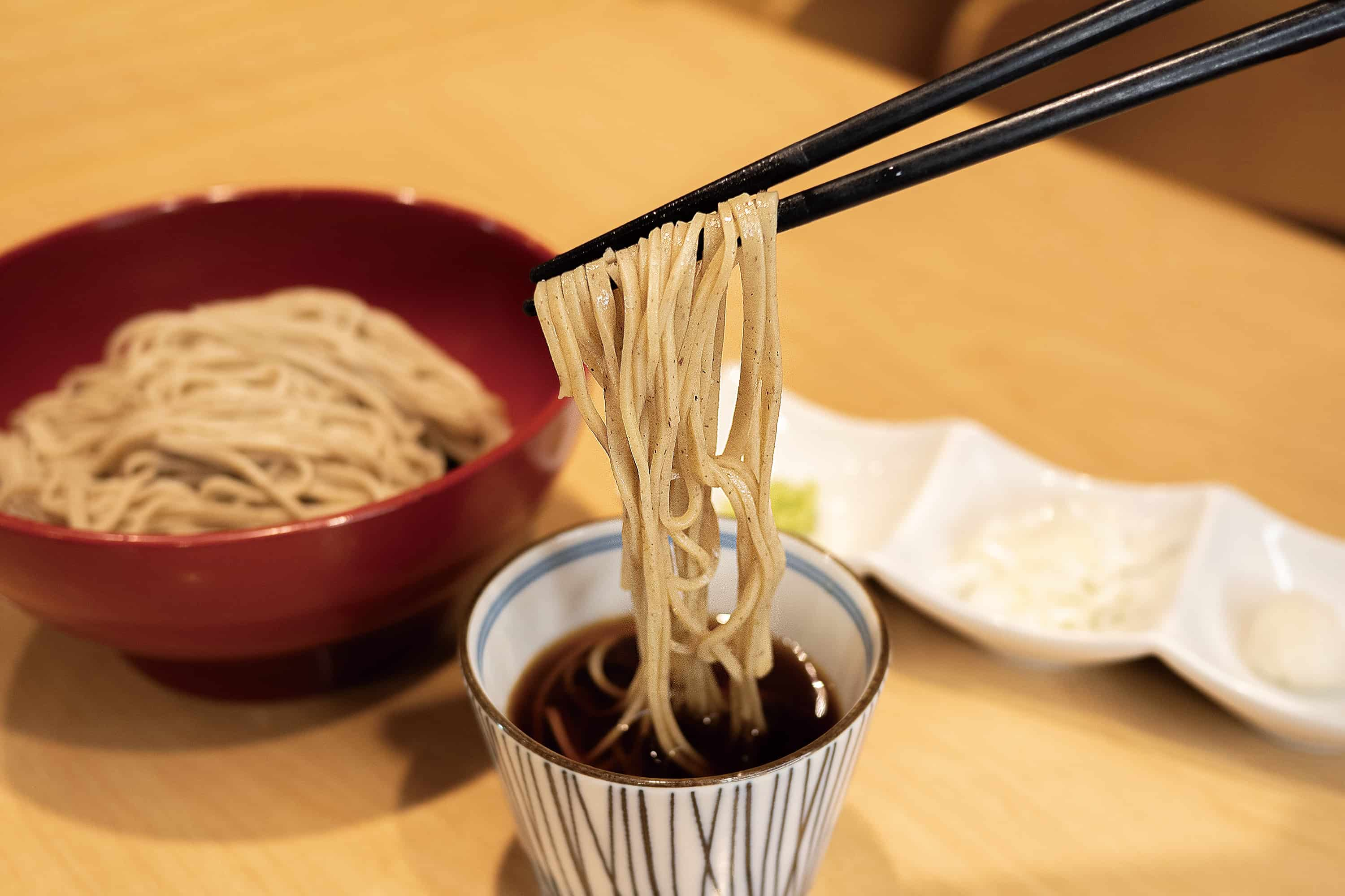 十割舞そば忠庵の蕎麦（箸上げ）